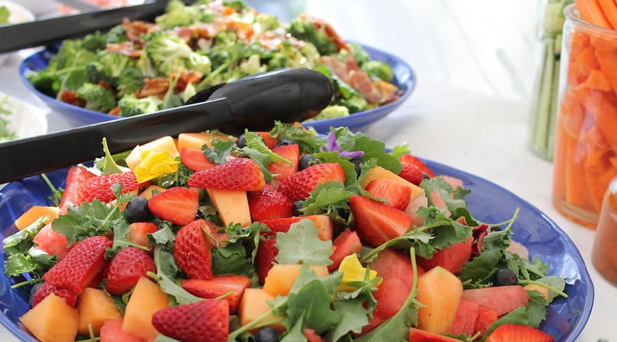 mad bord spise dinner salat frugt grøntsager