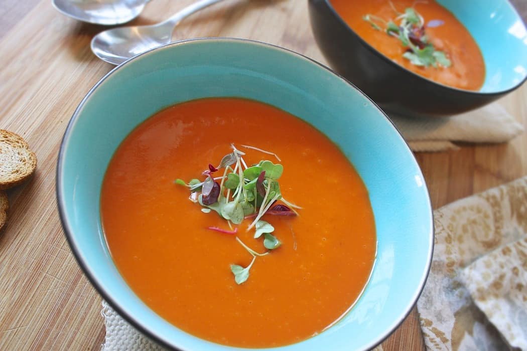 Psykologisk synsbedrag tomatsuppe gulerodssuppe vægttab nudging