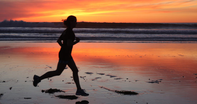 sport træning motion løb solnedgang intervaltræning 10-20-30 metoden