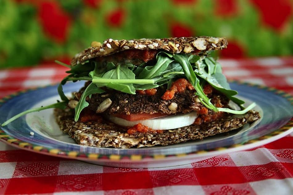 vegansk inspiration sandwich lækker smagfuld rugbrød